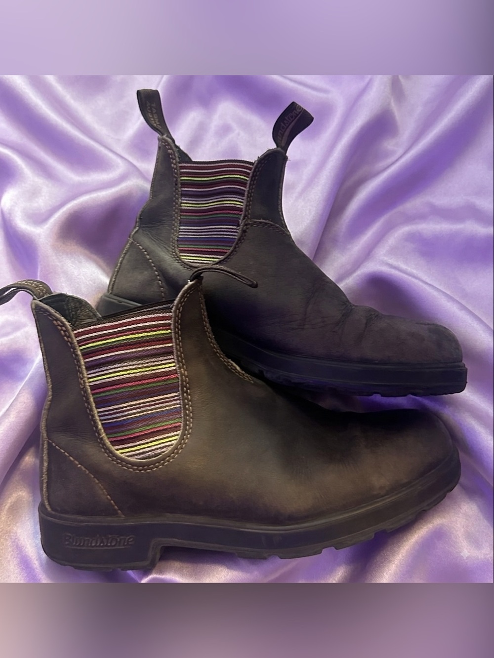 Blundstone Men’s Brown Chukka Boots with Multicolor Striped Elastic size 5.5